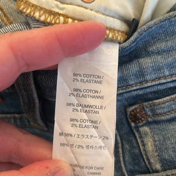 J. Crew Medium Denim Wash Slim Broken In Boyfriend Distressed Jeans Size 26 - Picture 7 of 7